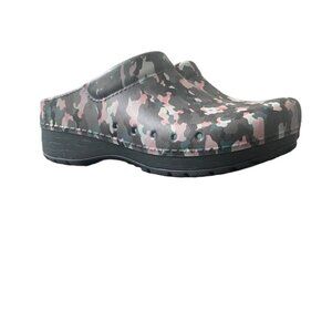 Dansko New Women's Clogs Kane Camo size 38